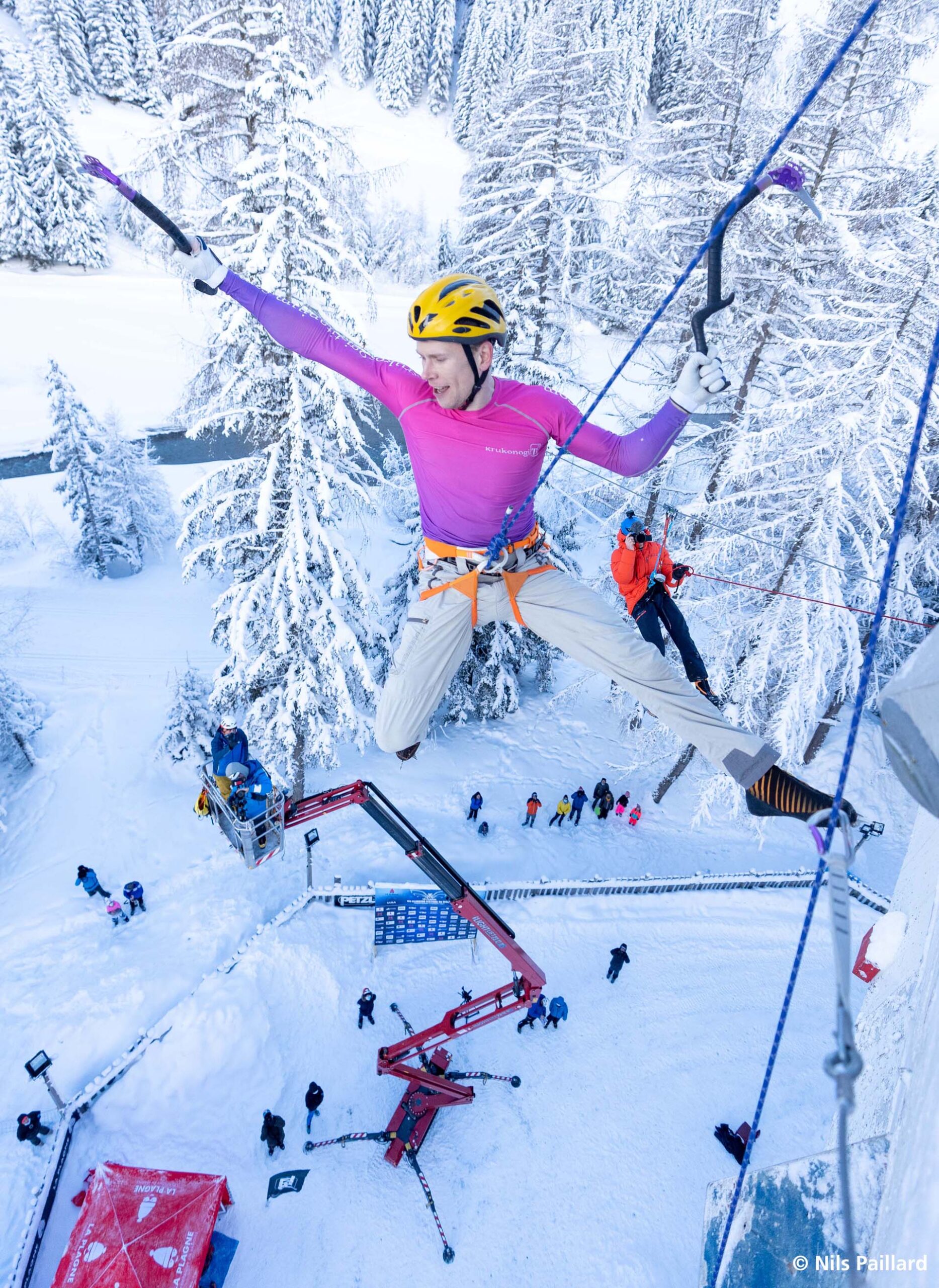 About UIAA Ice Climbing